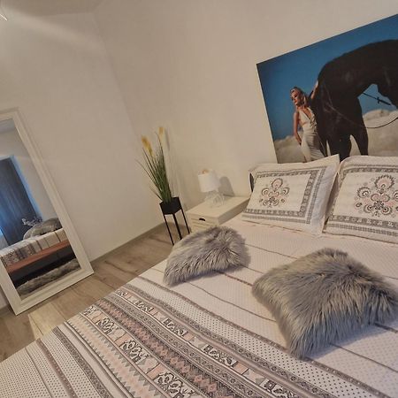 Apartament De Lux Craiova Exterior photo